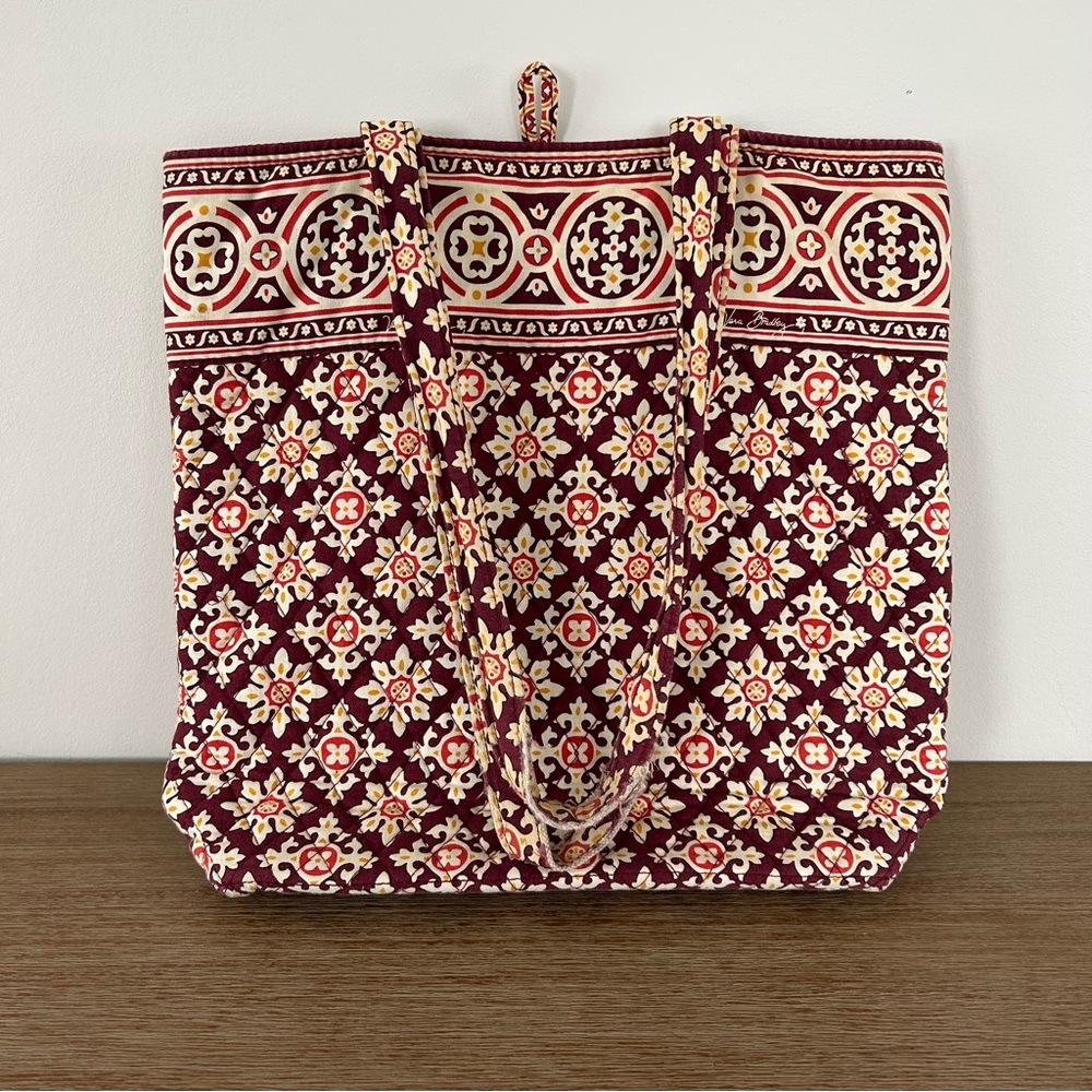 Vera Bradley Burgundy Medallion Retired ‘00s Floral Tote Bag Double Handles READ